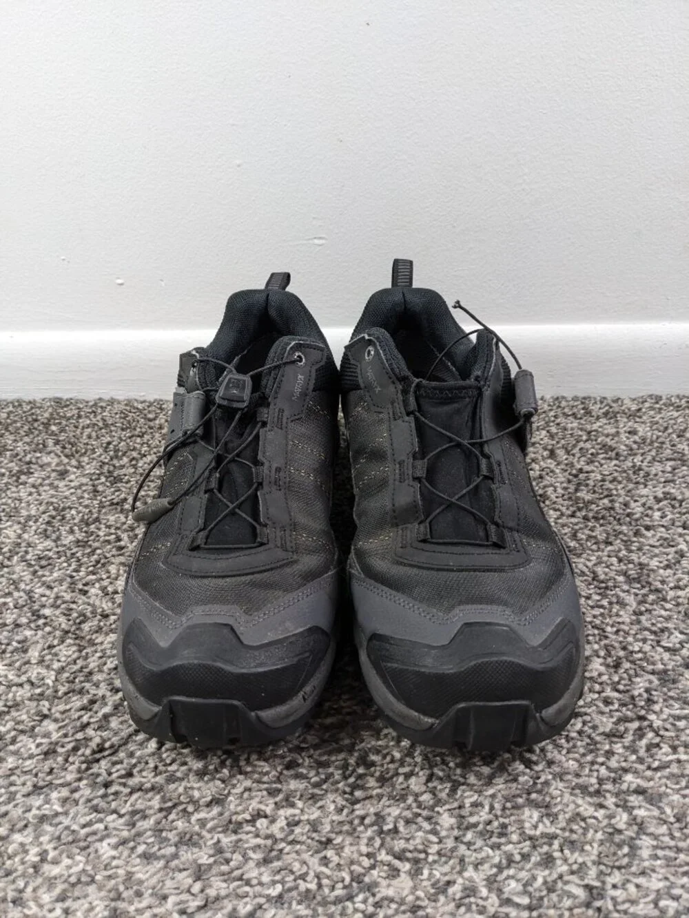 Salomon ADV/C Gore-Tex Men’s Size 9.5 Black Trail Hiking Shoes *Flaw
